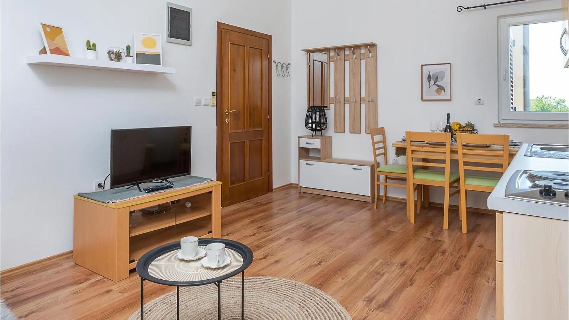 Stunning Apartment In Valbandon With Kitchen