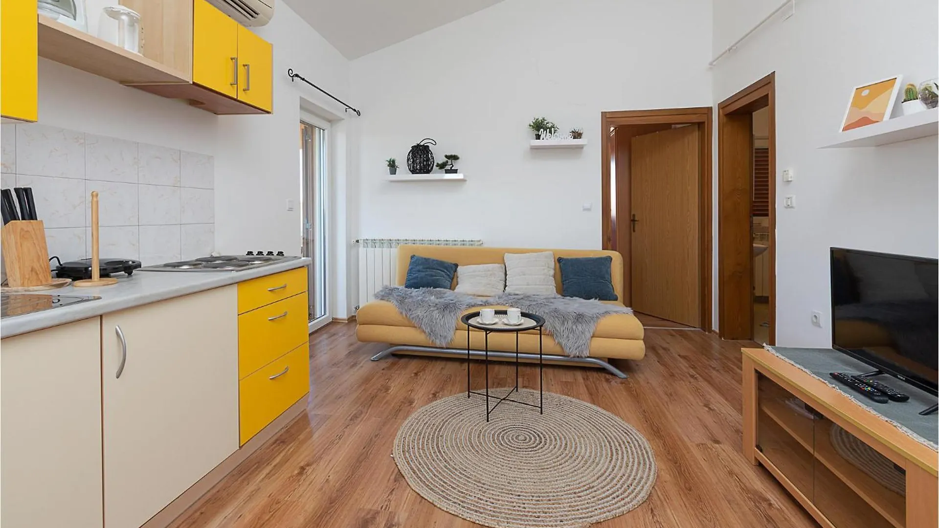 Stunning Apartment In Valbandon With Kitchen